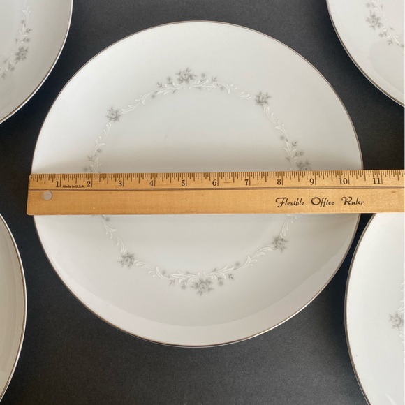 Sango China Japan JULIE 5 round dinner plates 10.5 inch gray floral pattern - Picture 9 of 10